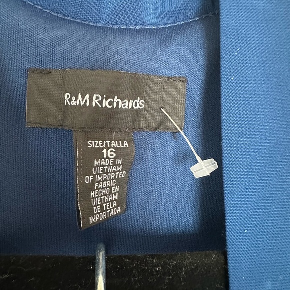 R&M Richard’s 2 piece mother of the bride/groom size 16 in color peacock - Picture 7 of 15